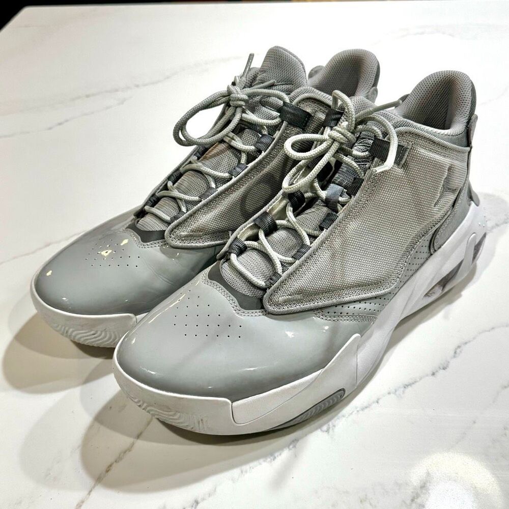 Nike Air Jordan Max Aura 4 Basketball Shoes. Wolf Gray. Size 13.